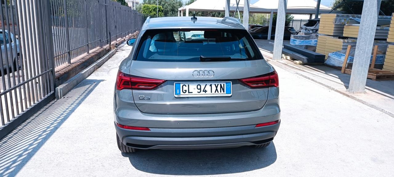 Audi Q3 35 TDI S tronic Business