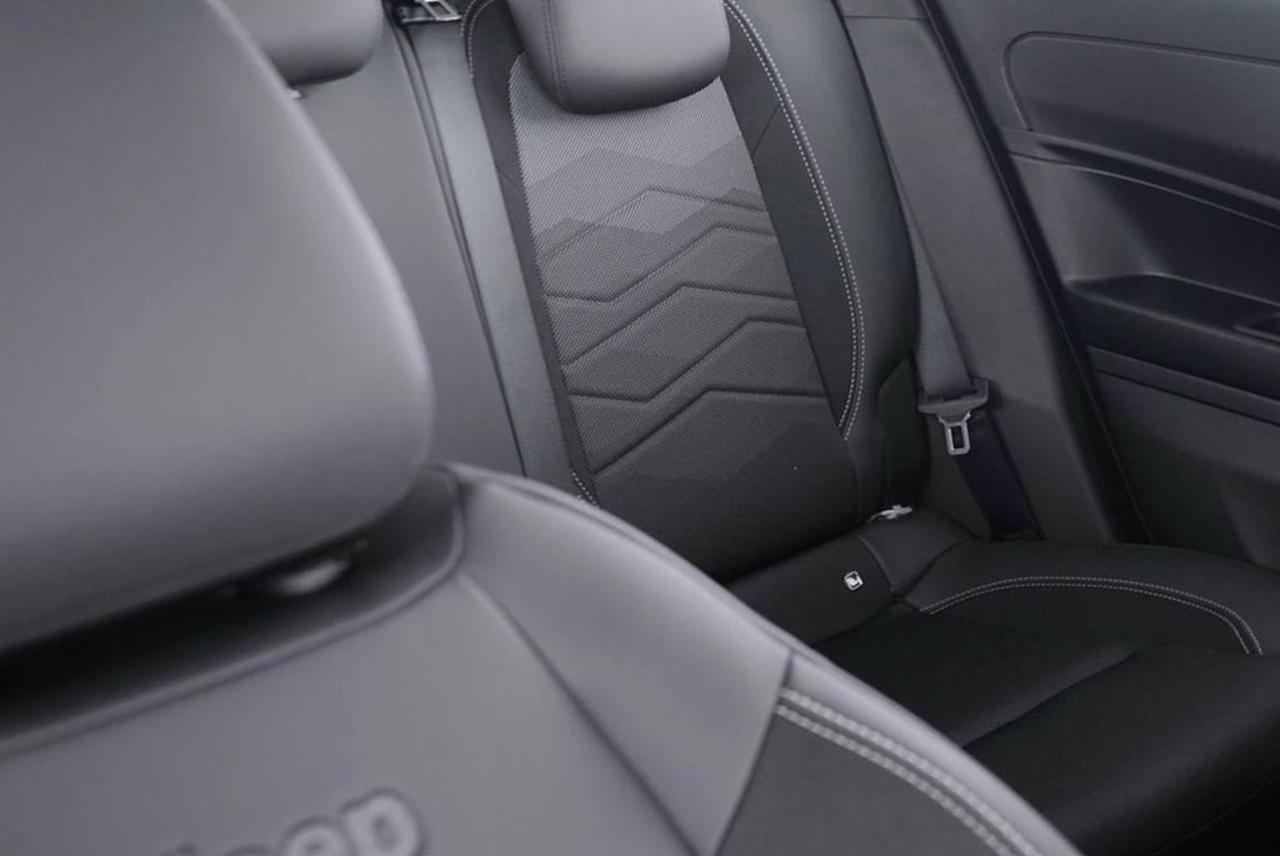 Jeep Avenger 1.2 Turbo 100 CV Altitude VARI ALLESTIMENTI E COLORI KM0