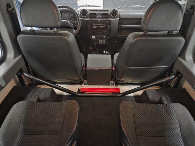 LAND ROVER Defender 90 2.4 TD4 AUTOVETTURA