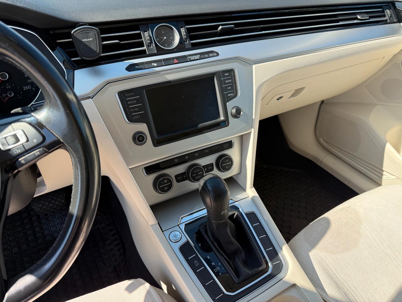 Volkswagen Passat Variant 1.6 TDI DSG Businessline BlueMotion