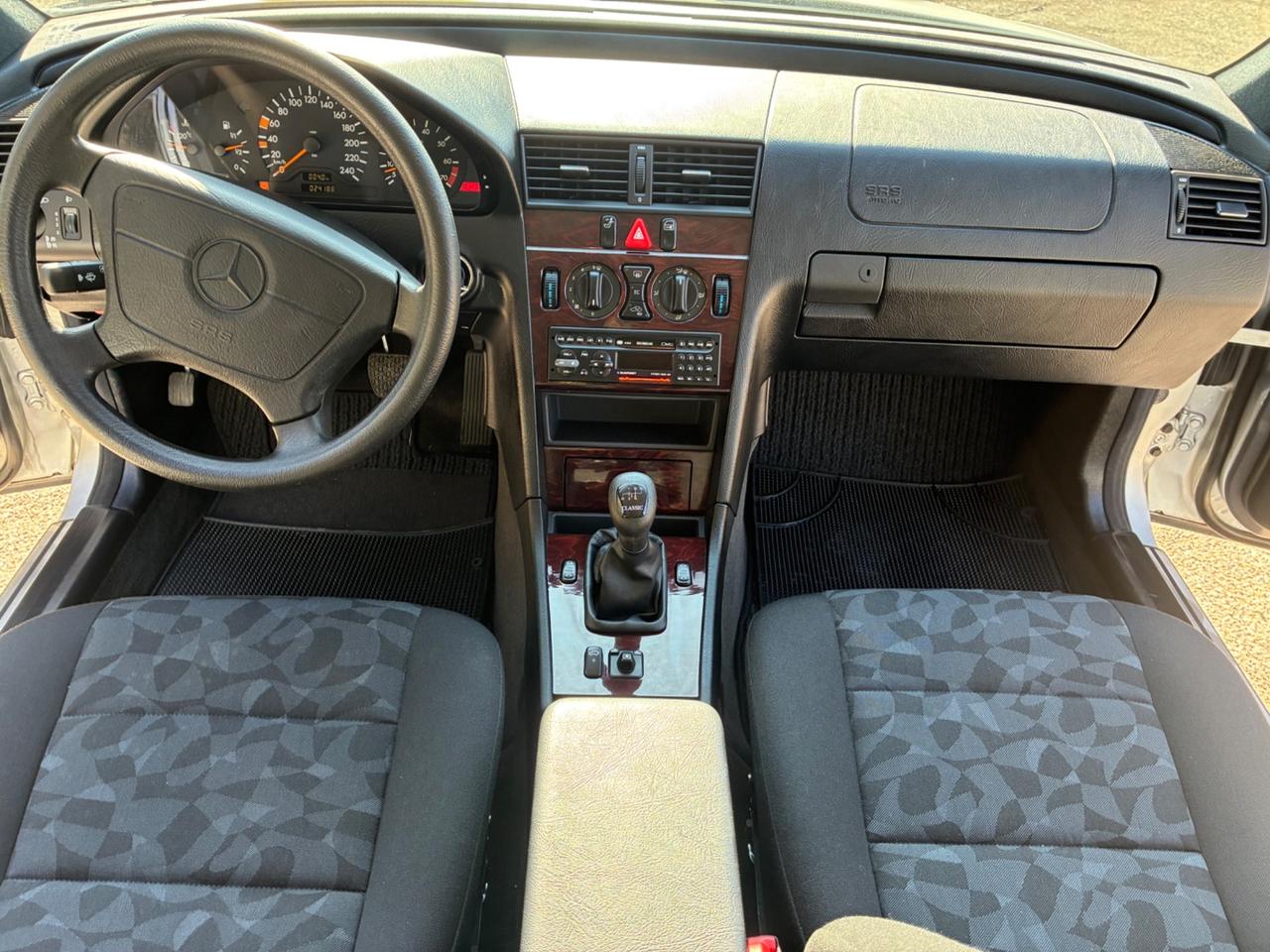 Mercedes-benz C 180 benzina 24.000 km pari nuovo