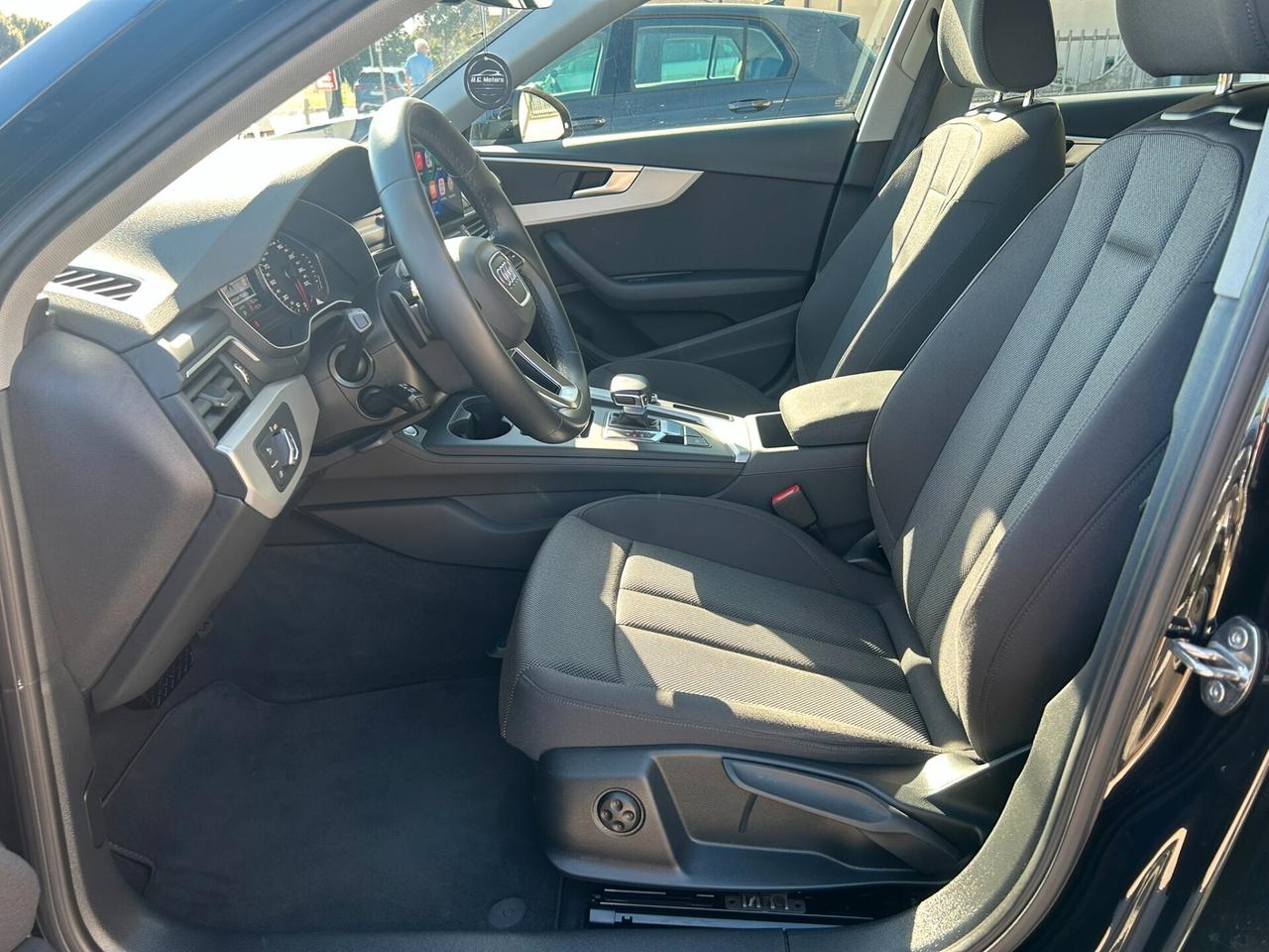 AUDI A4 Avant 30 2.0TDI 136CV S-Tronic Business