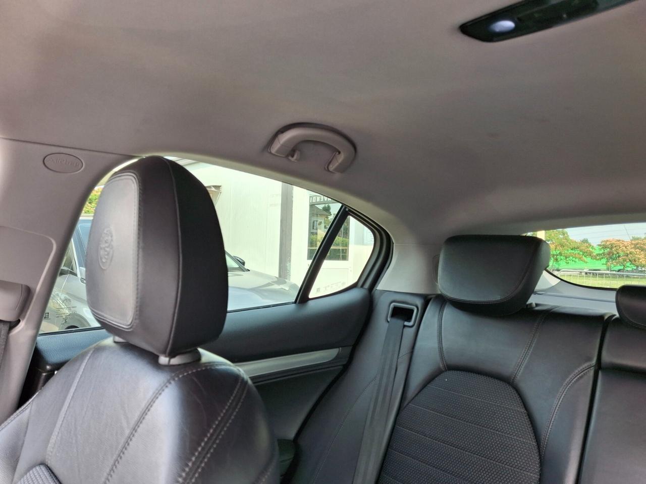 Alfa Romeo Stelvio 2.2 Turbodiesel 210 CV AT8 Q4 Executive
