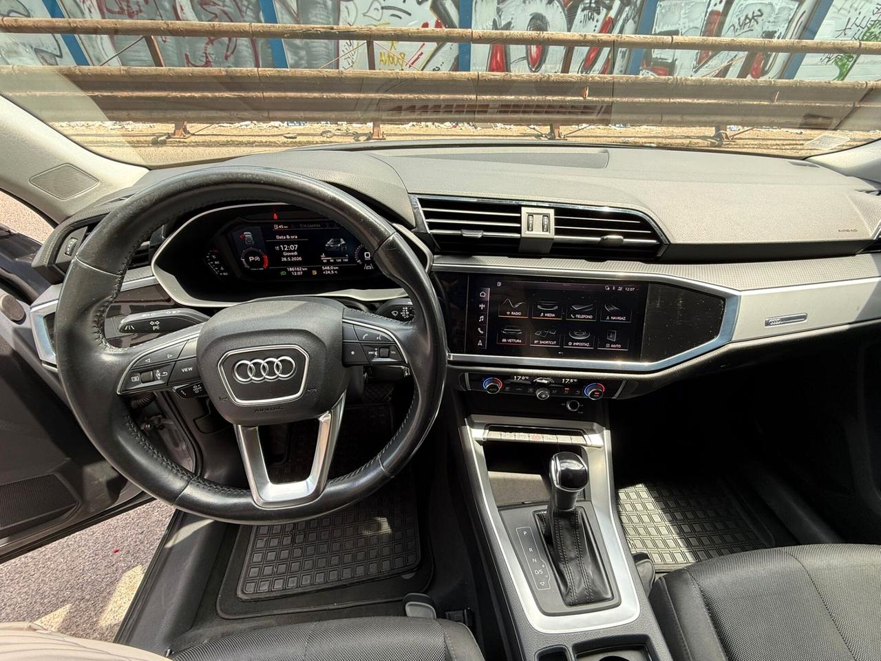 Audi Q3 2.0 TDI 150 CV Business