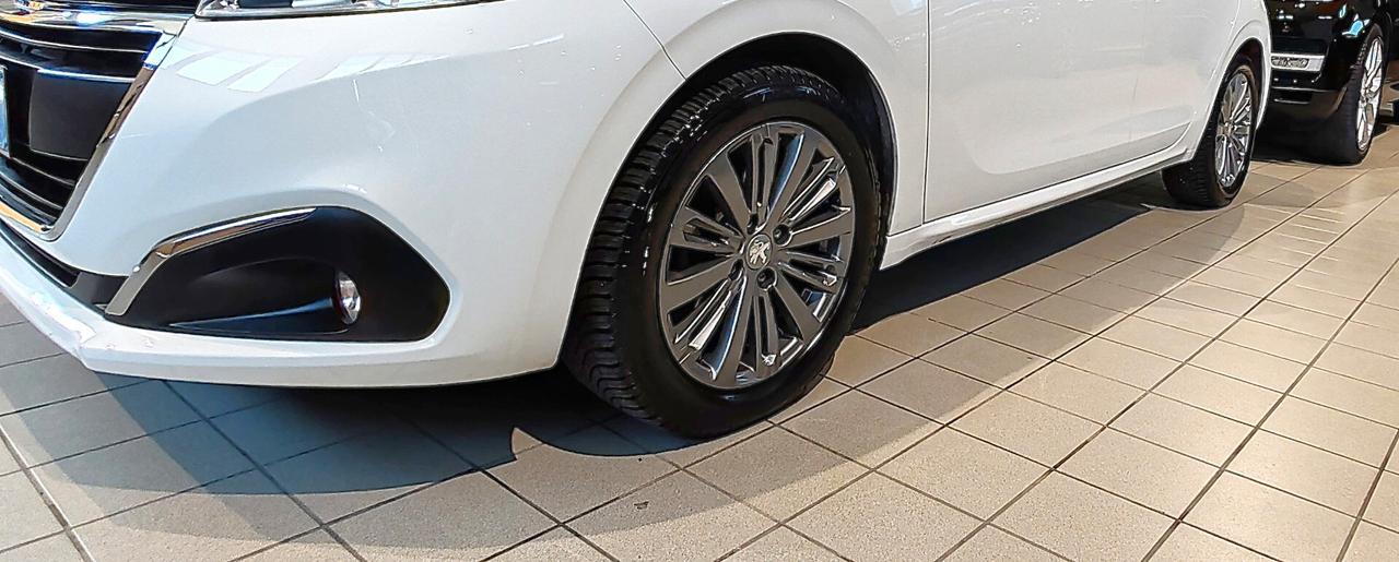 Peugeot 208 PureTech 82 5 porte Allure
