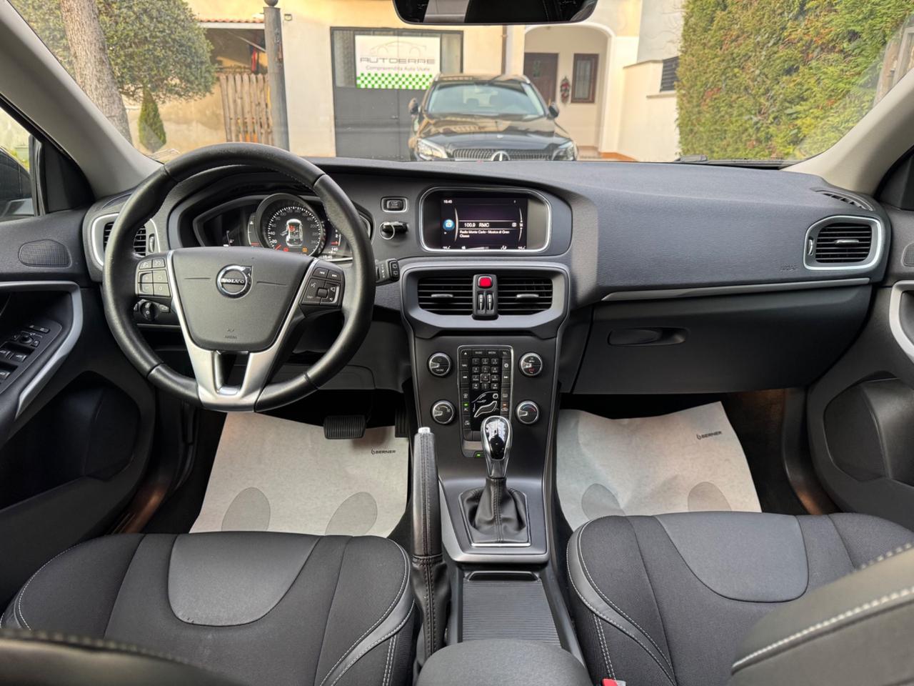 Volvo V40 D2 Geartronic Business Plus