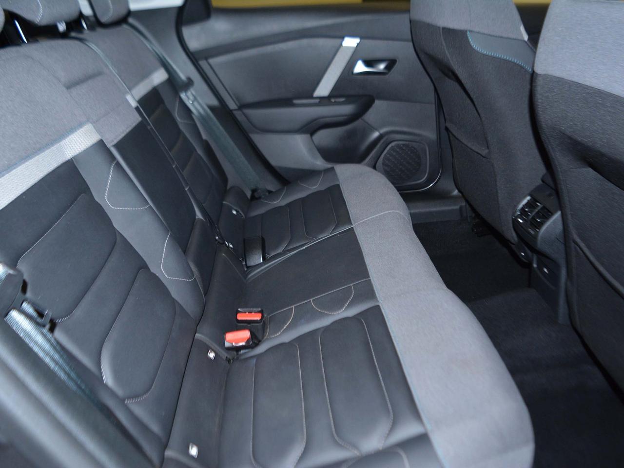 Citroen C4 X 1.5 bluehdi max eat8 s&s