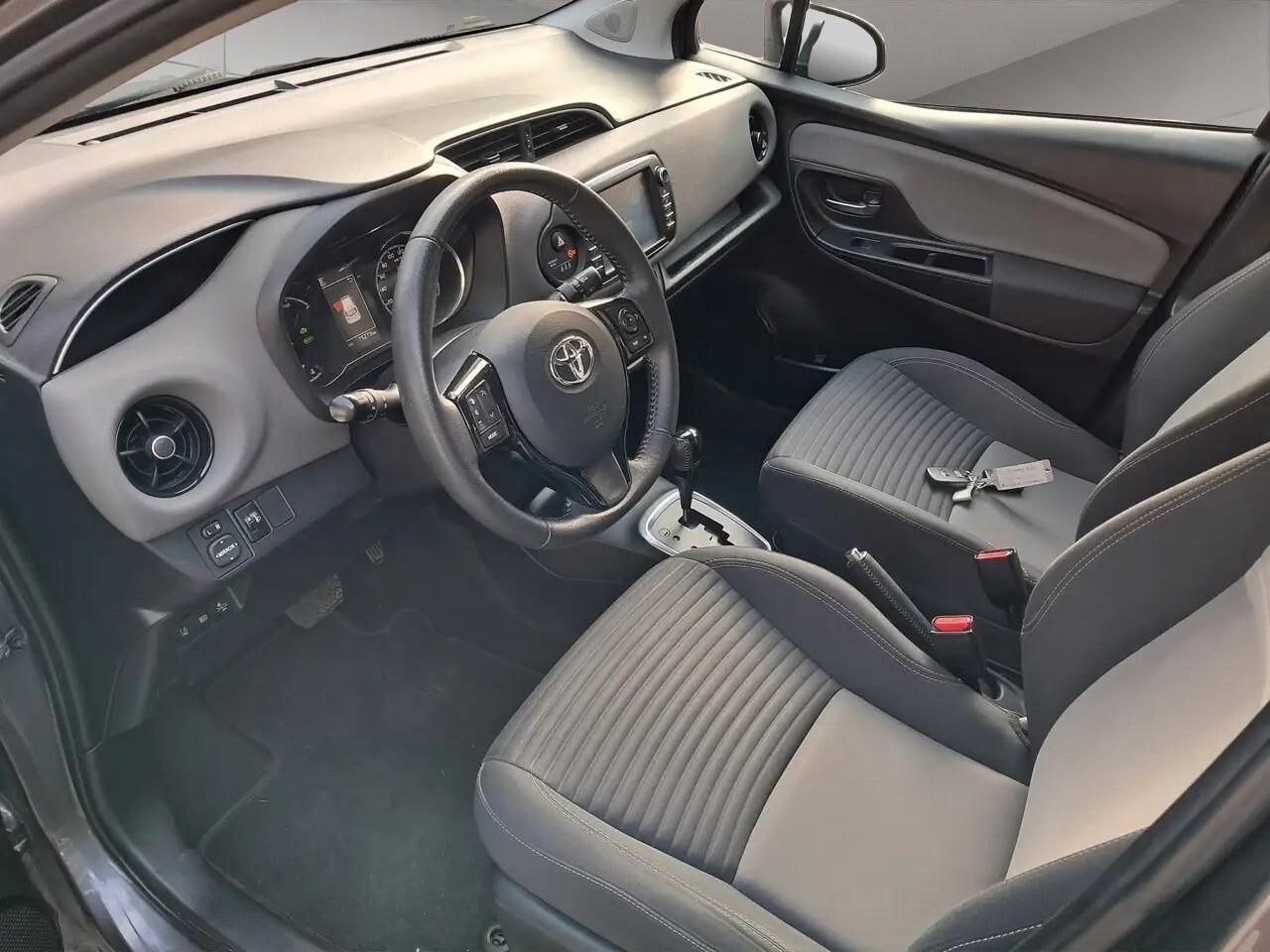 Toyota Yaris 1.5 Hybrid 5 porte Cool