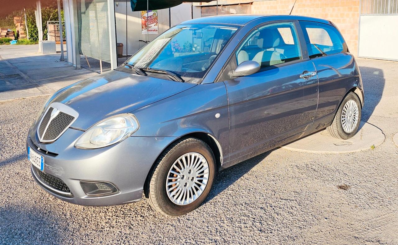Lancia Ypsilon 1.2 Argento