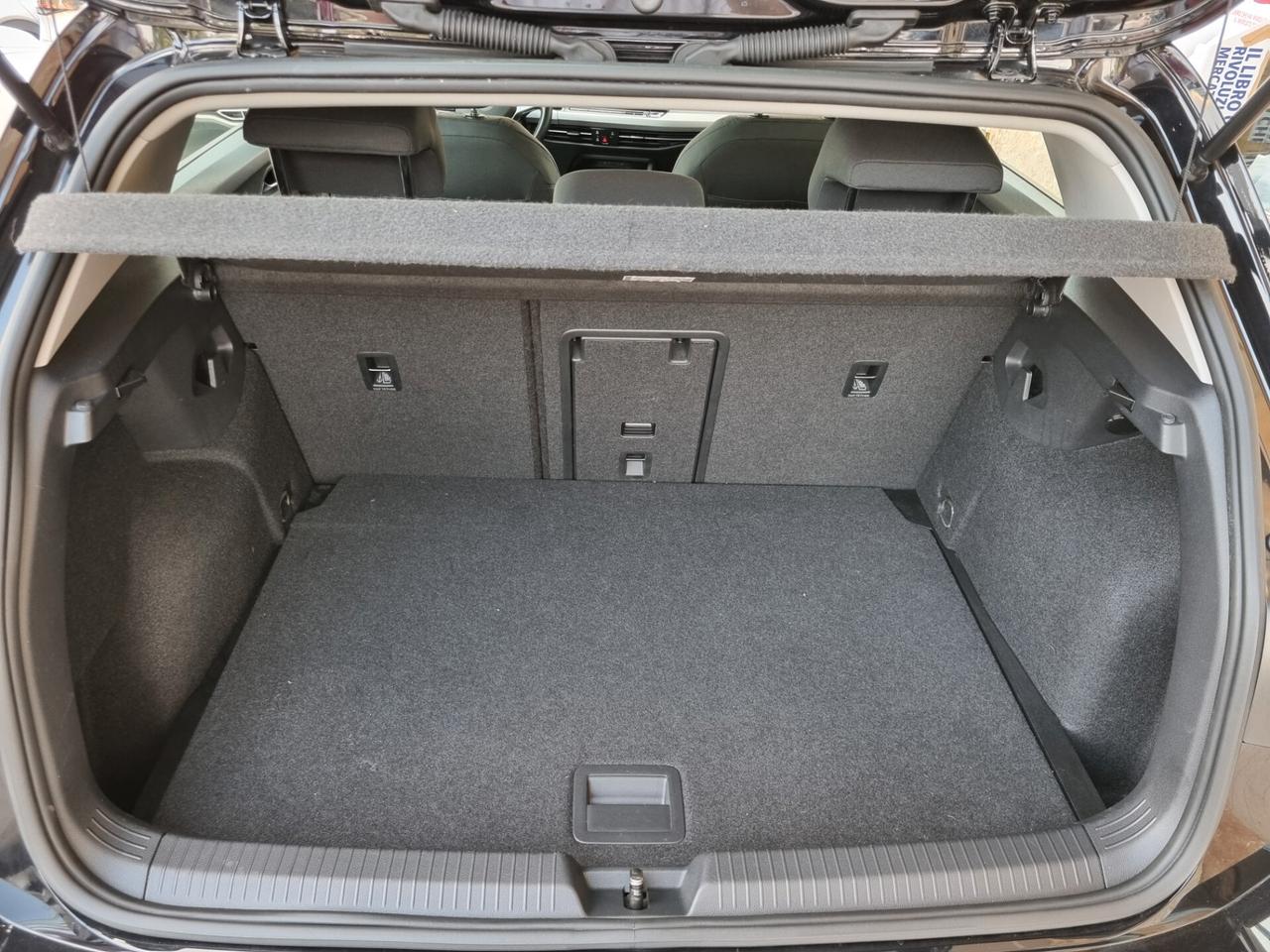 Volkswagen Golf VIII 2020 1.0 etsi evo Life 110cv dsg