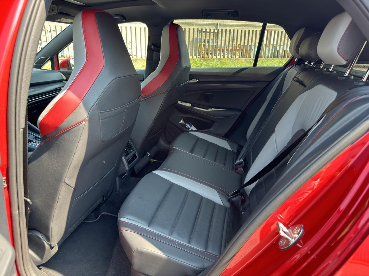 Volkswagen Golf GTI 2.0 TSI DSG