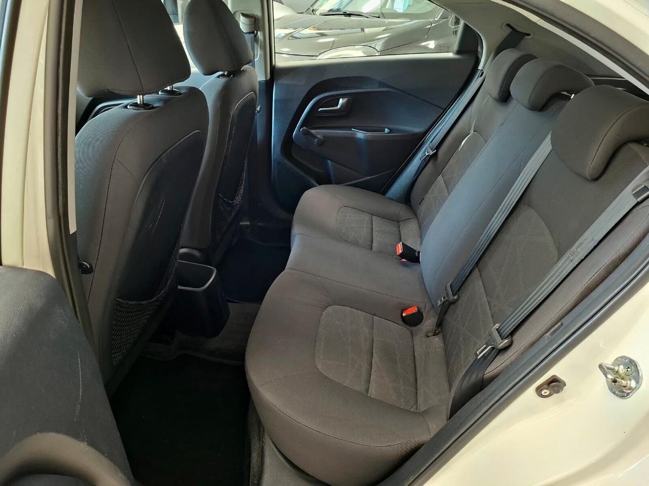 Kia Rio 1.1 CRDi 75cv WGT LX 2012