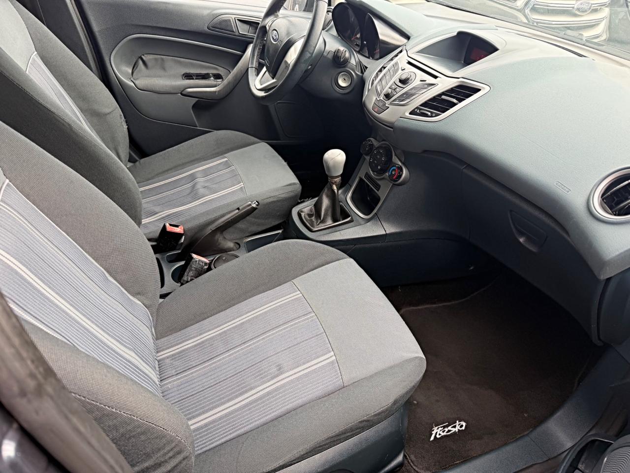 Ford Fiesta 1.4 TDCi 68CV 5 porte Titanium