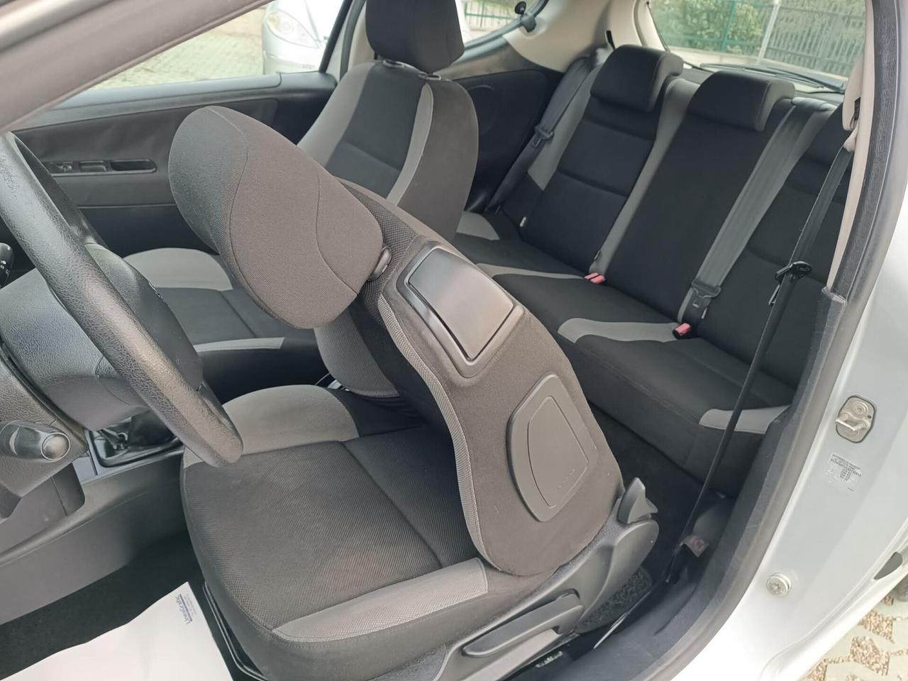 Peugeot 207 1.4 8V 75CV 3p. ONE Line