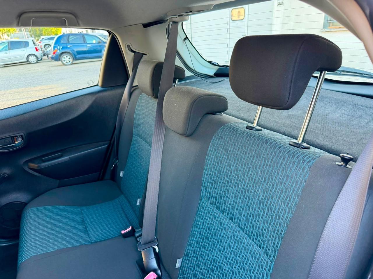 Toyota Yaris 1.0benz 2012 120.000km per neopatentati