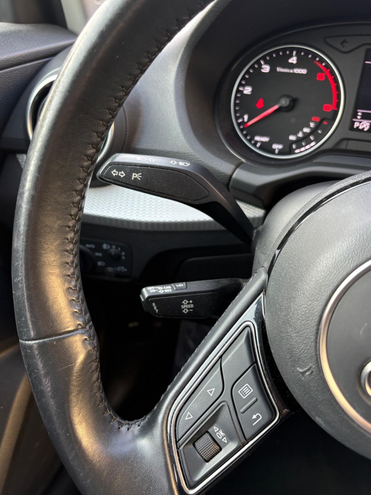 Audi Q2 30 TDI S tronic Identity Black