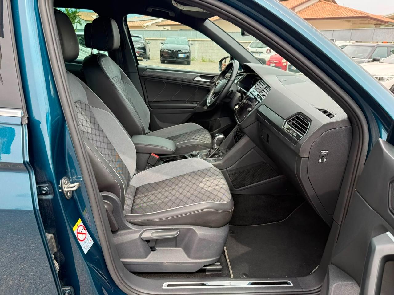 Volkswagen Tiguan 2.0 TDI 150 CV SCR DSG 4MOTION R-Line
