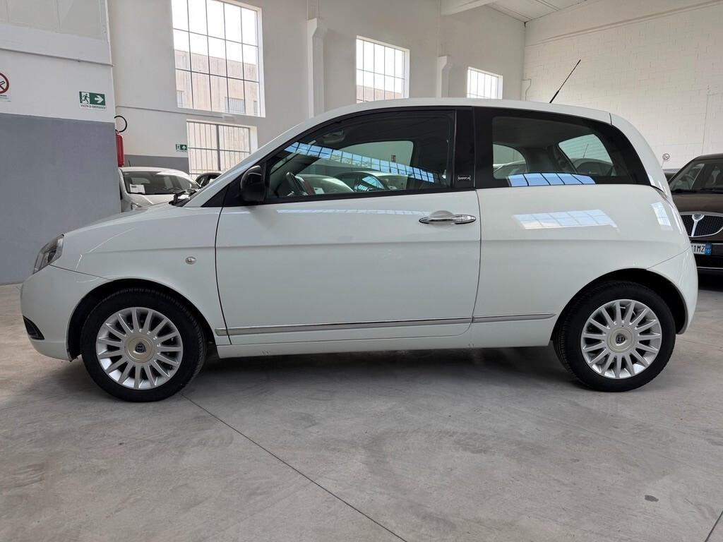Lancia Ypsilon 1.2 69 CV Unyca