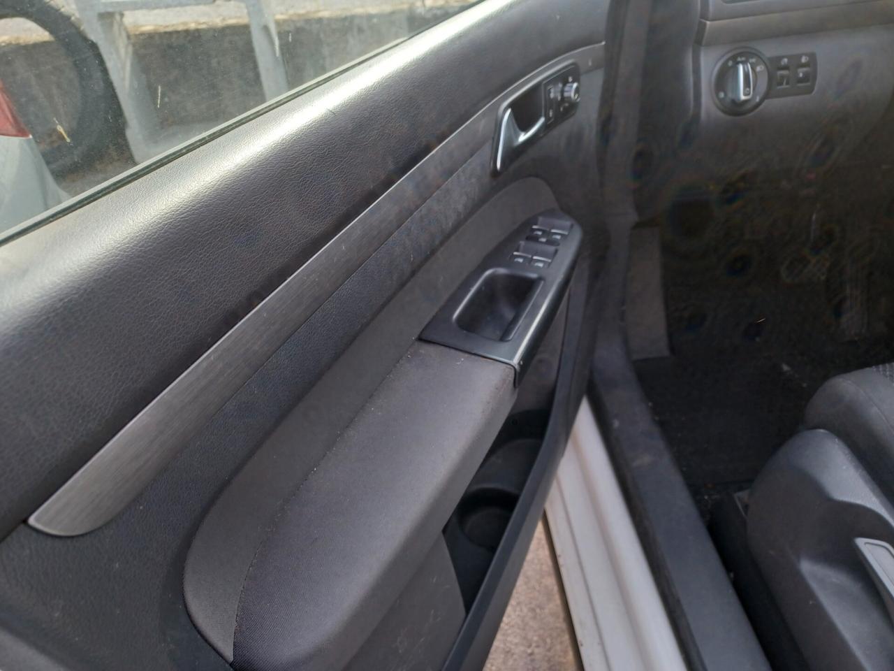 Volkswagen Touran 1.4 TSI DSG Highline EcoFuel