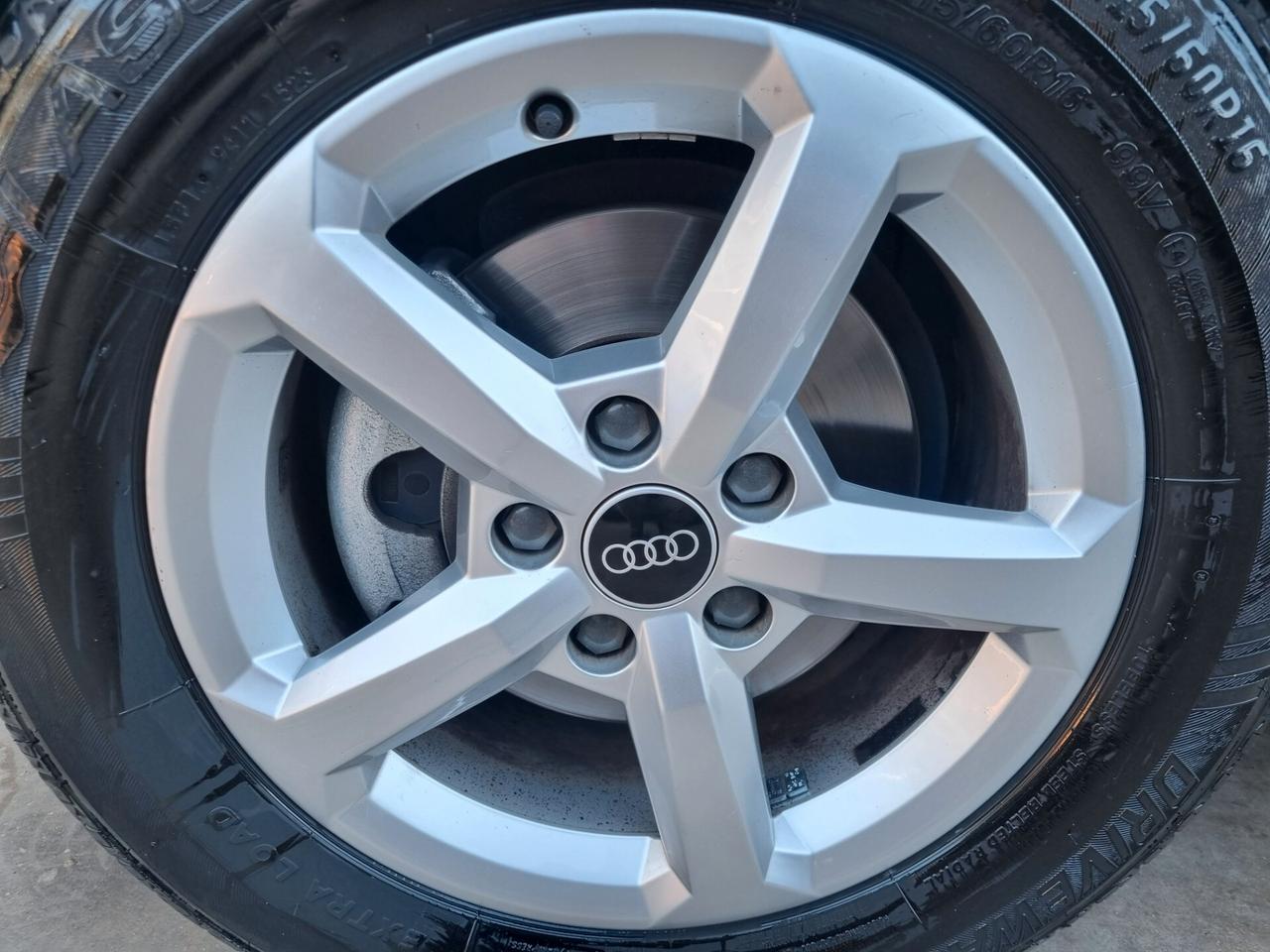 Audi Q2 30 TFSI Business