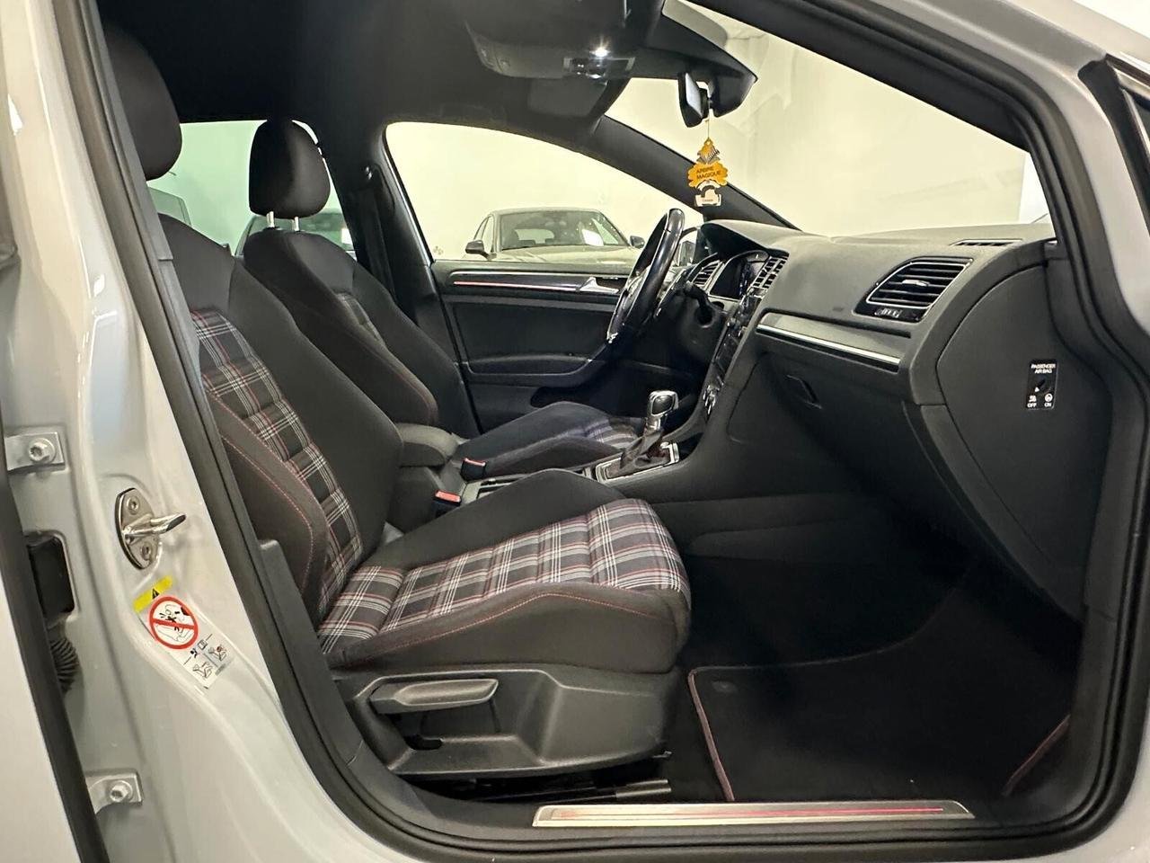 Volkswagen Golf GTI Performance 2.0 245 CV TSI 5p. BMT