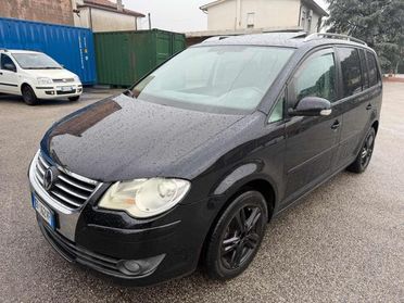 VOLKSWAGEN Touran 2.0 TDI 1.6V 7posti senza nessun lavoro da fare