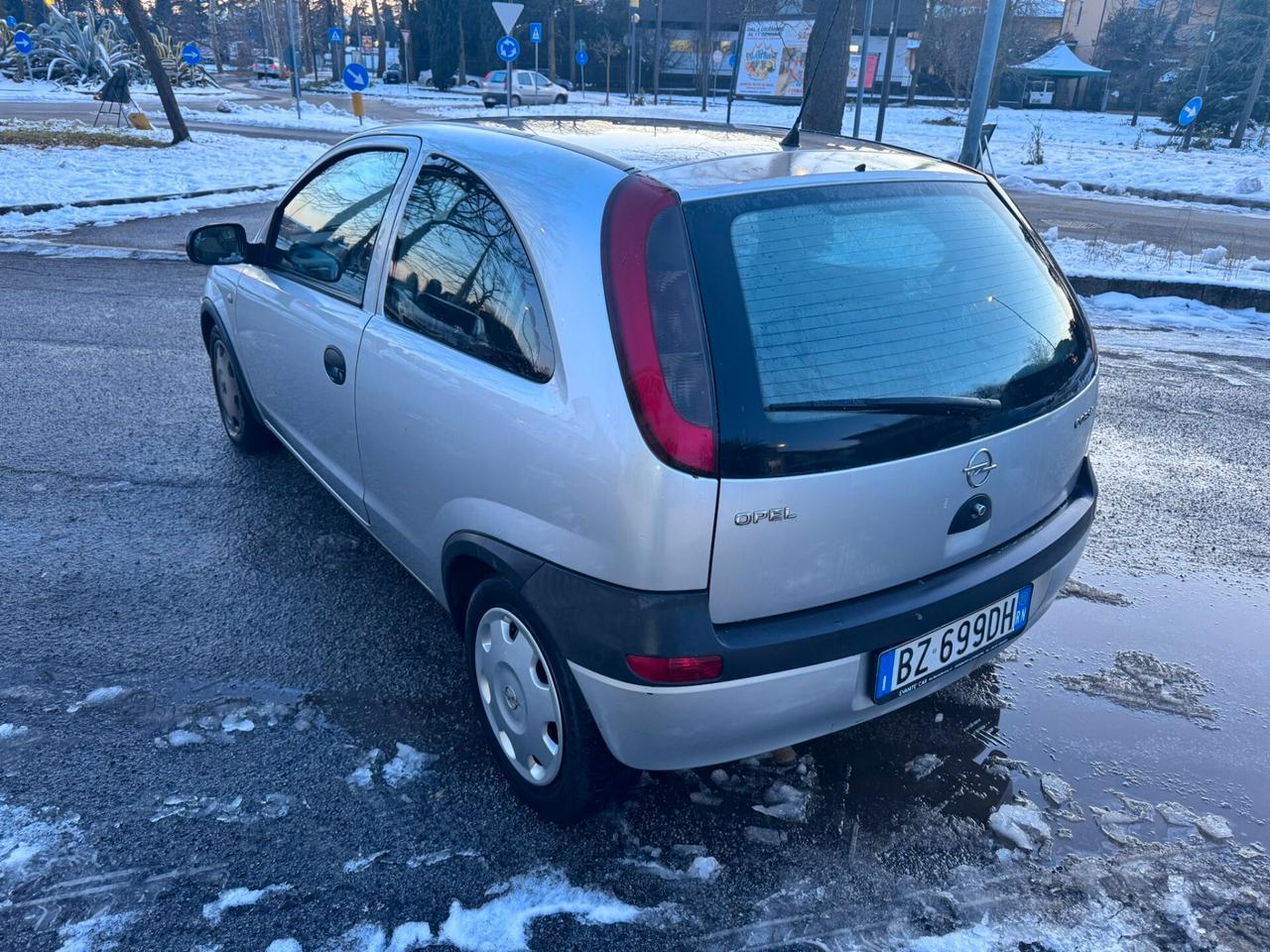 Opel Corsa 1.2i 16V cat 3 porte Comfort