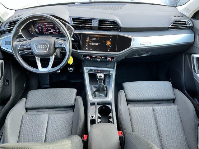 AUDI Q3 35 TFSI Business Advanced