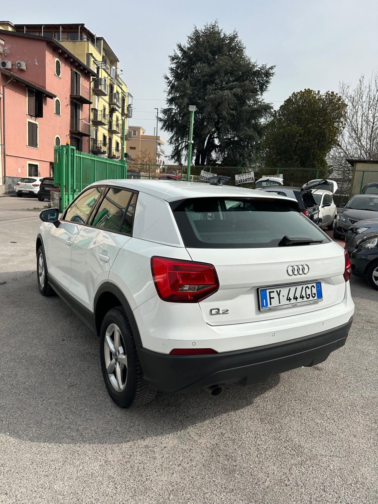 Audi Q2 30 TDI S tronic Identity Black