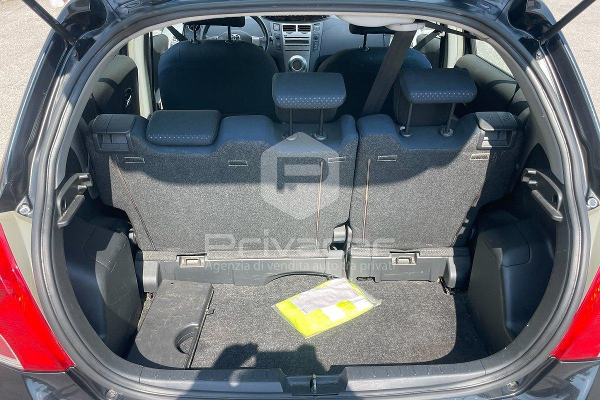 TOYOTA Yaris 1.4 D-4D DPF 5 porte Sol