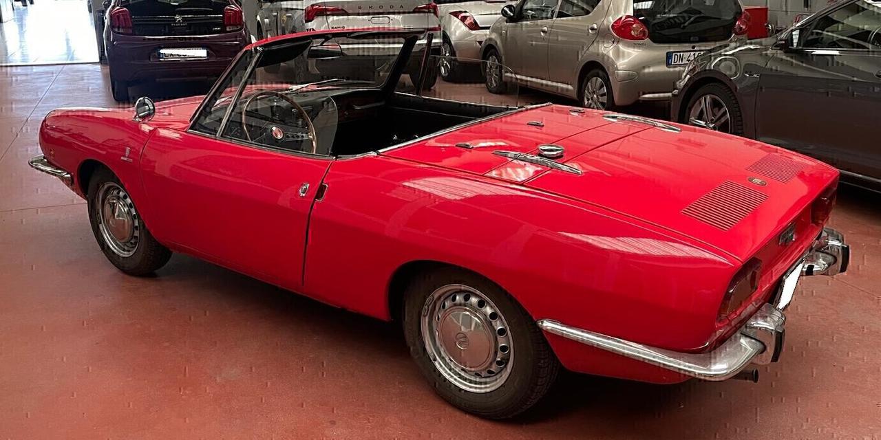 FIAT 850 SPORT SPIDER CON HARD-TOP IN TINTA.