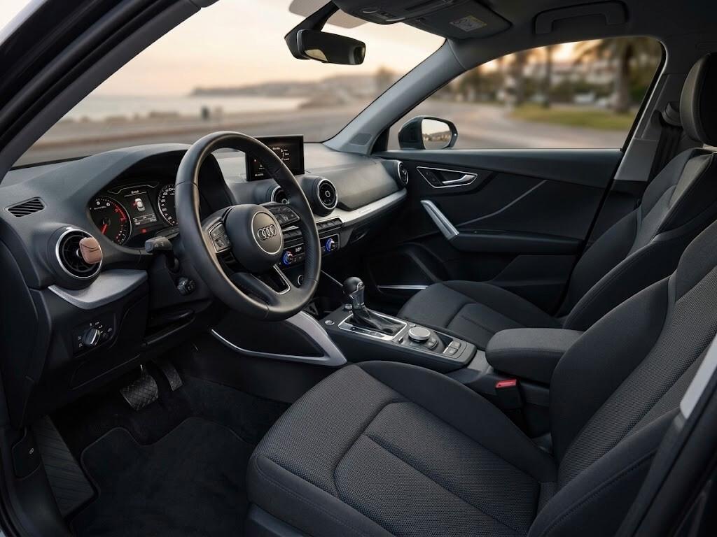 Audi Q2 30 TFSI Business Advanced