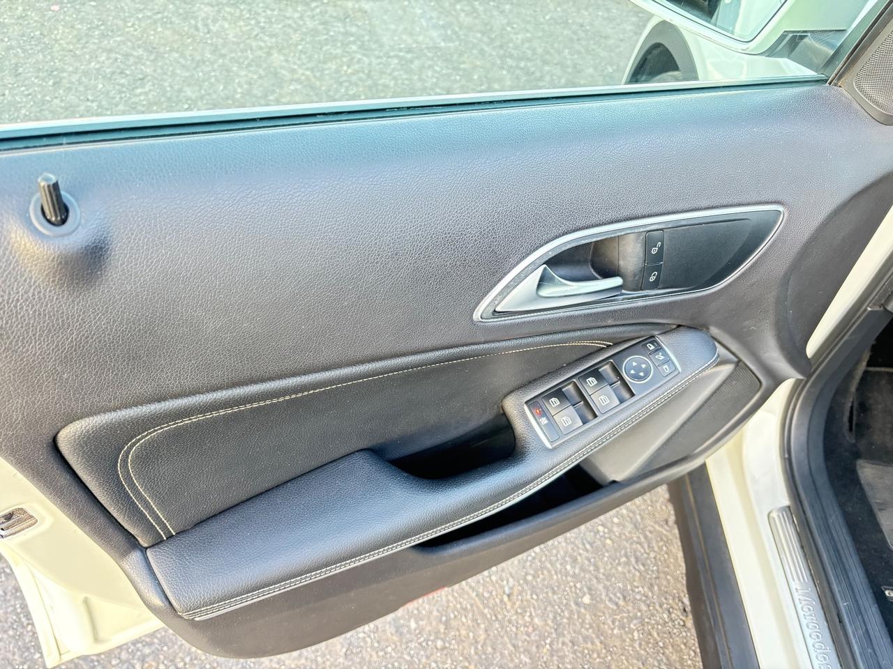 Mercedes-benz GLA 180 d Premium