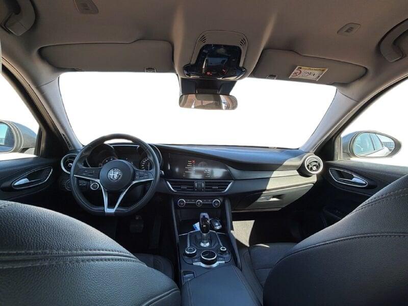 Alfa Romeo Giulia 2.2 Turbo AT8 180CV Super