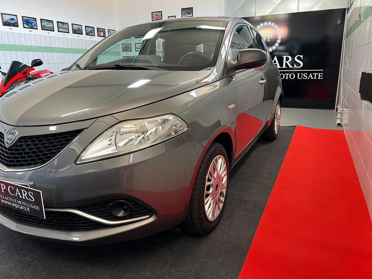 Lancia Ypsilon 1.2 69 CV 5 porte GPL Ecochic Silver
