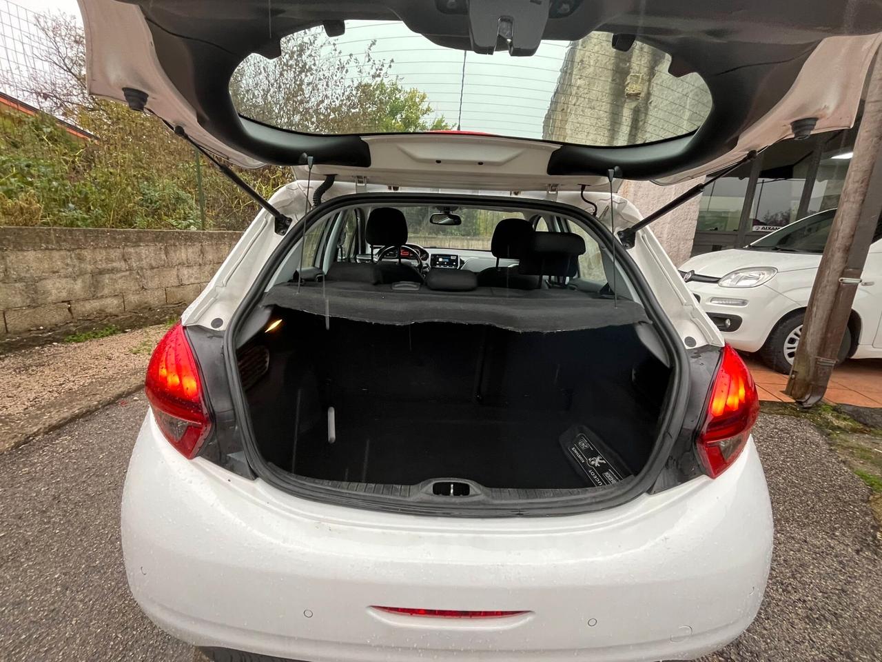 Peugeot 208 PureTech 82 5 porte Allure