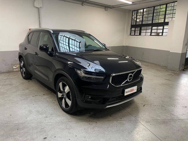 VOLVO XC40 B4 AWD Geartronic Momentum