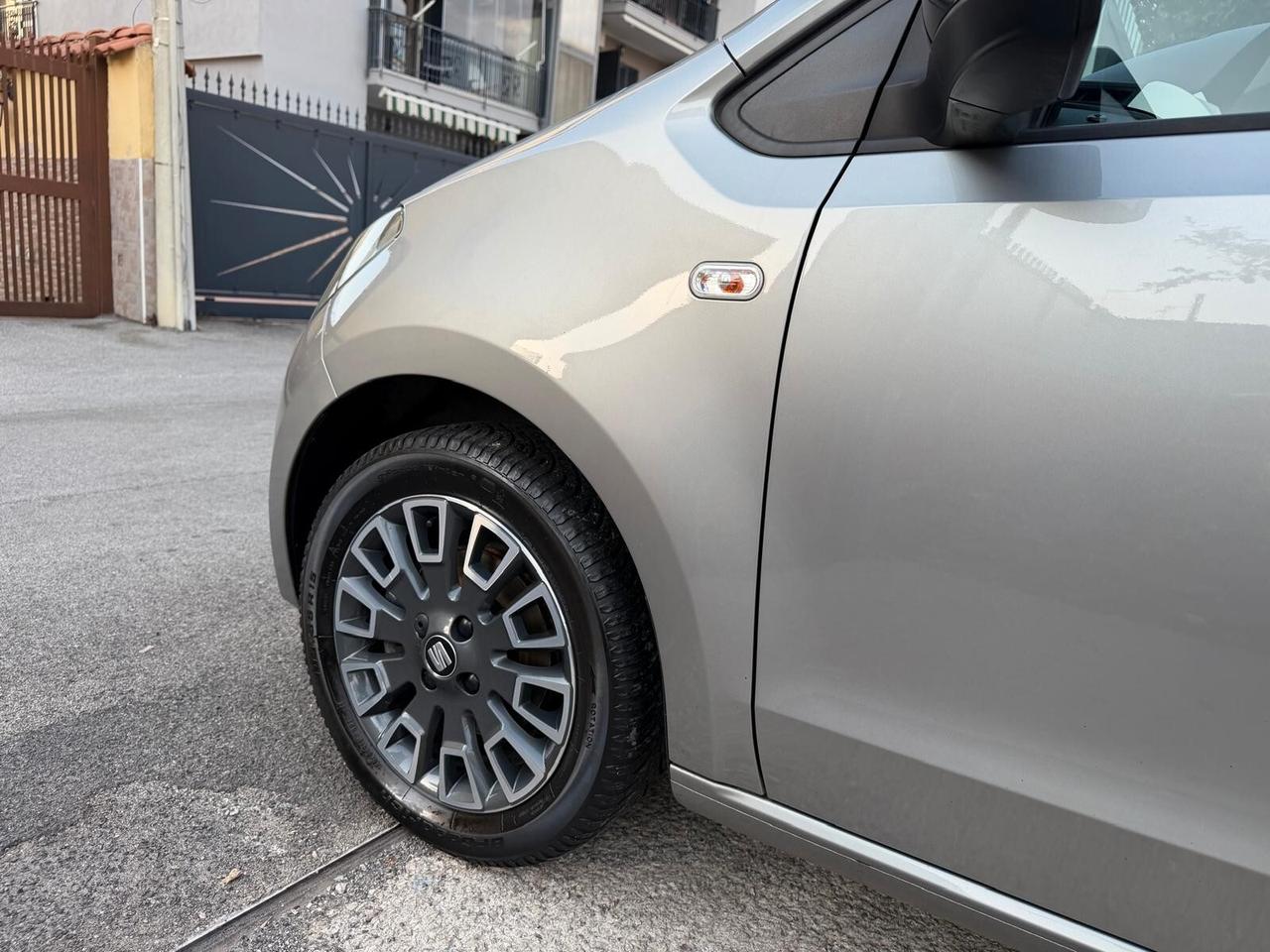 Seat Mii 1.0 68 CV 5 porte Chic Ecofuel