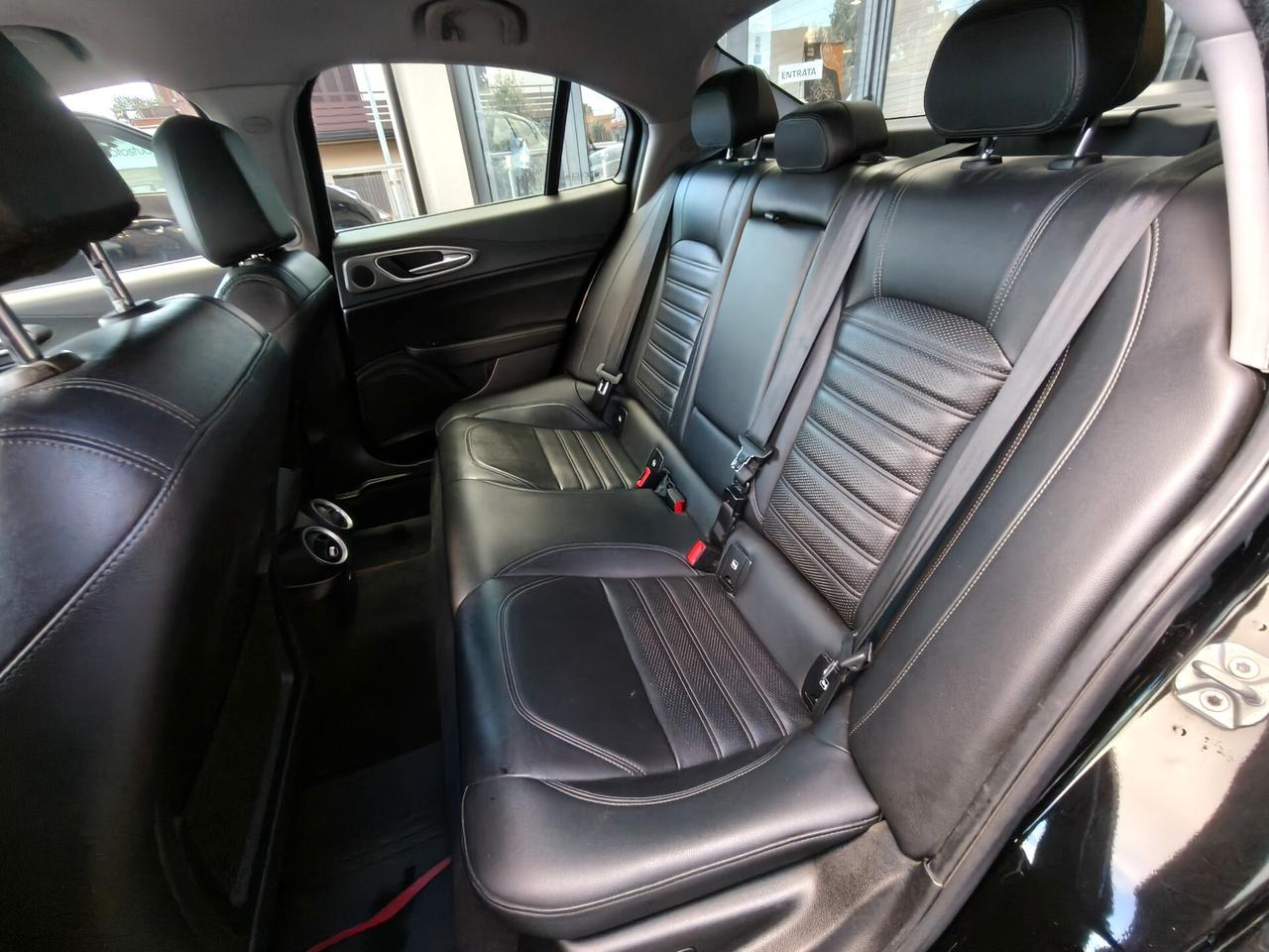 Alfa Romeo Giulia 2.0 Turbo 280 CV AT8 AWD Q4 Veloce