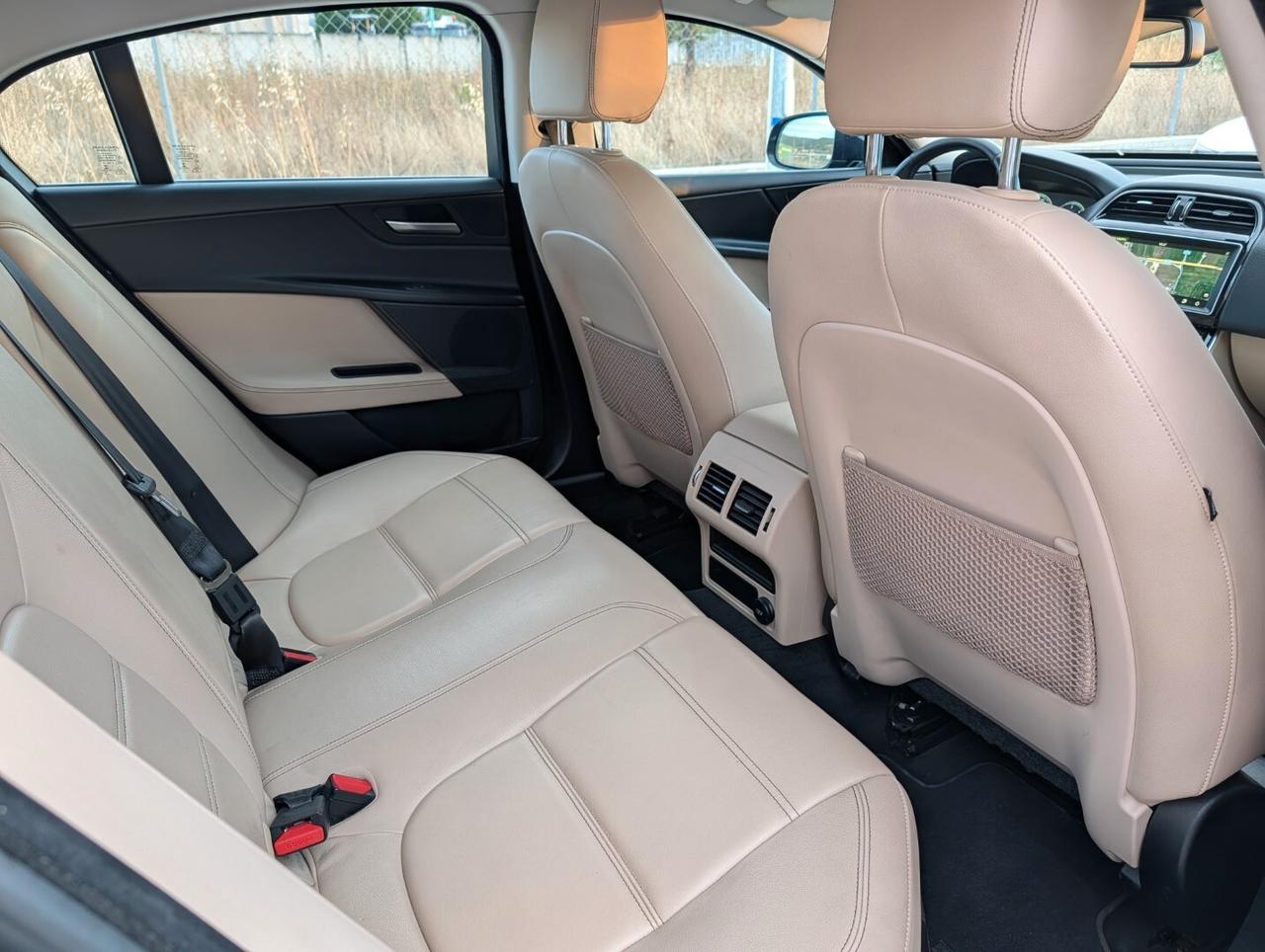 Jaguar XE 2.0 D 180 CV aut. Prestige