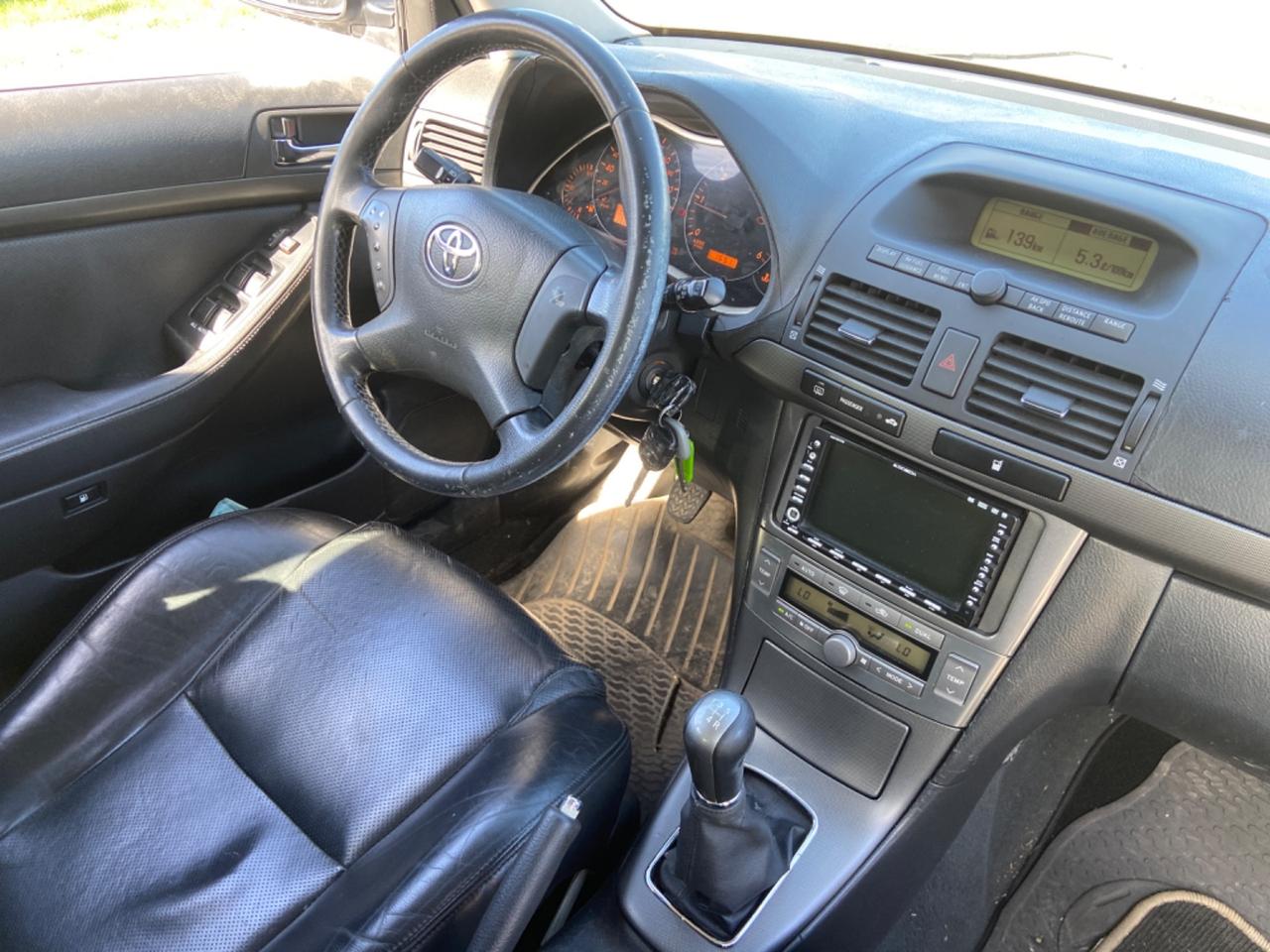 Toyota Avensis 2.0 D-4D 16V Station Wagon