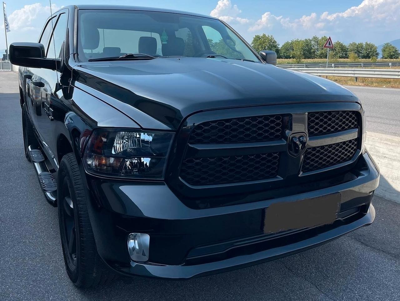 Dodge RAM 1500 HEMI 5.7 V8