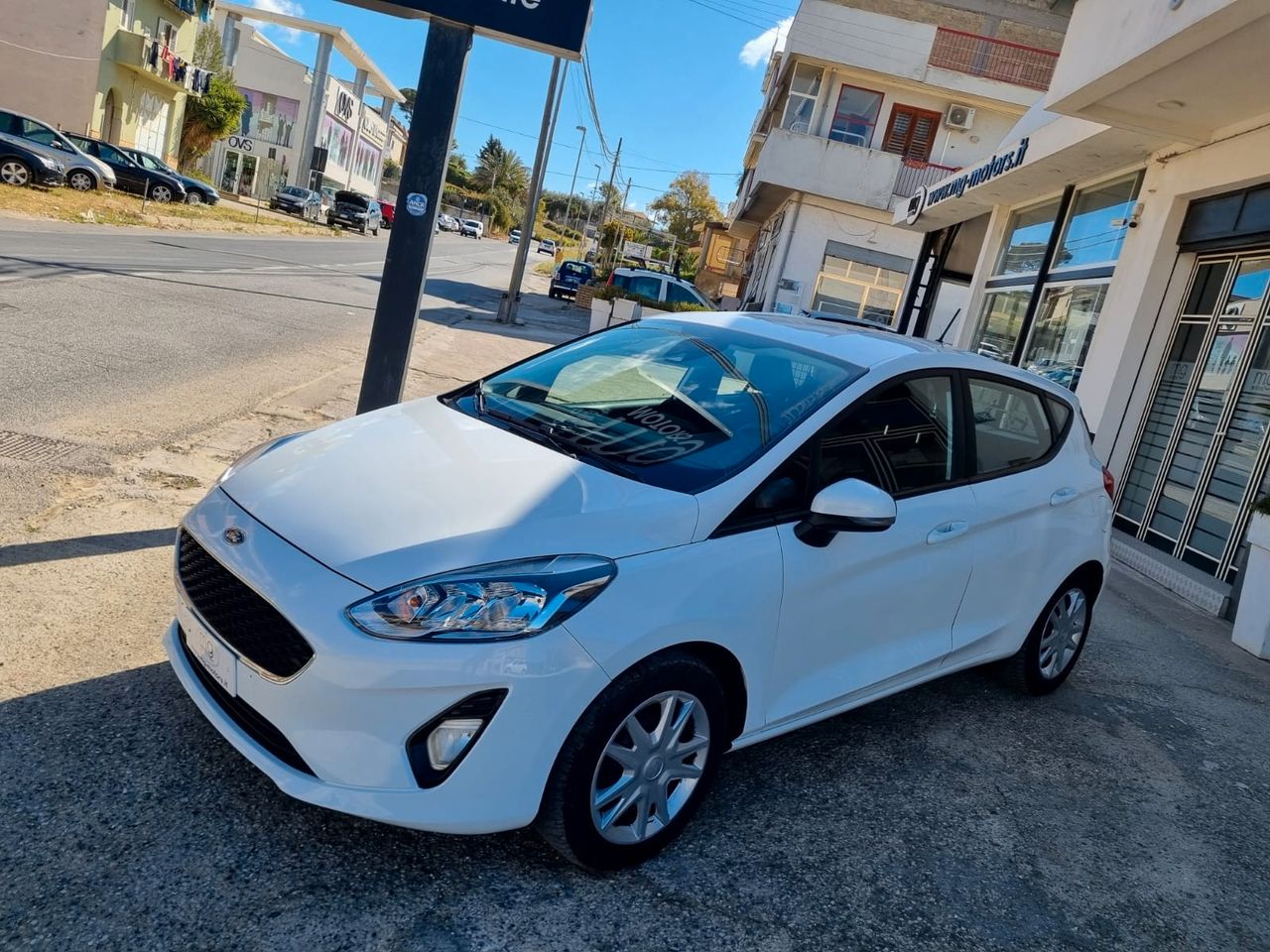 Ford Fiesta van 1.5 TDCi con NAVISAT