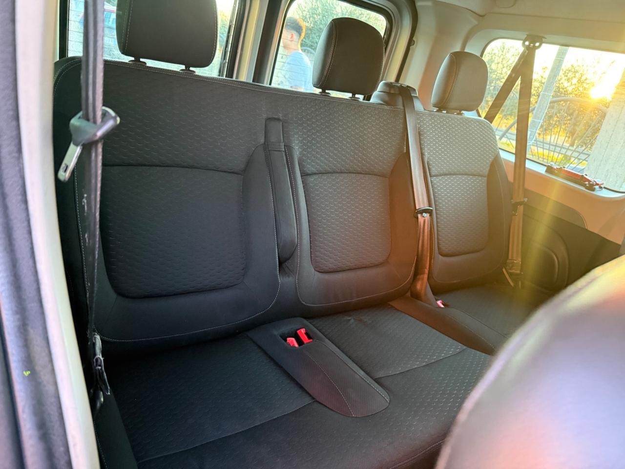 Opel Vivaro 9 POSTI DIESEL 120 CAVALLI