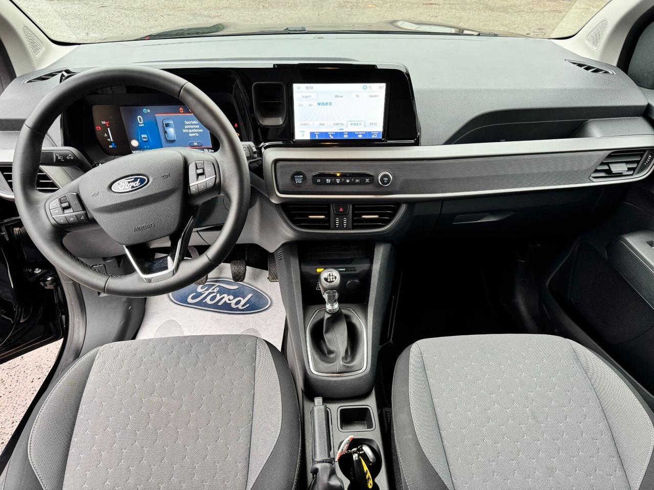 Ford Tourneo Courier 1.0 EcoBoost Titanium