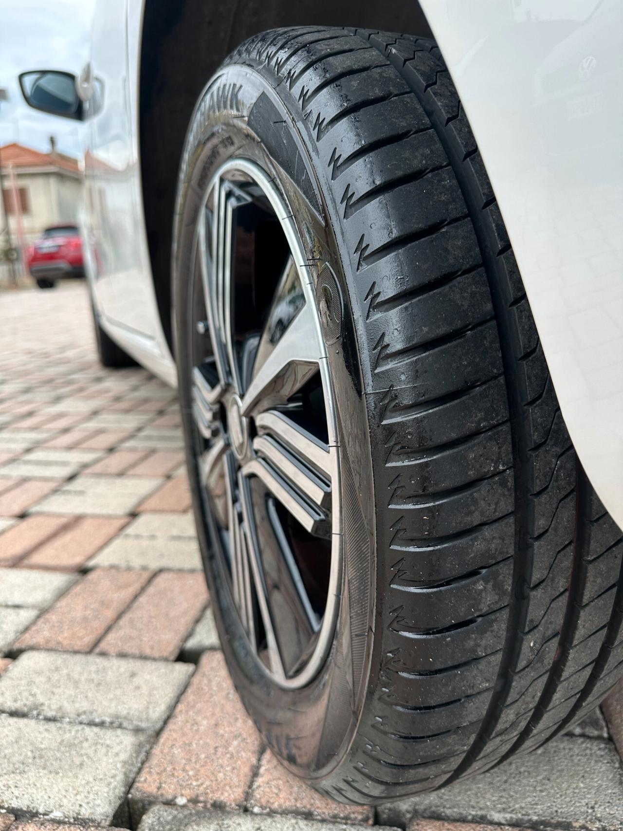 Seat Mii 1.0 68 CV 5 porte by Cosmopolitan Ecofuel