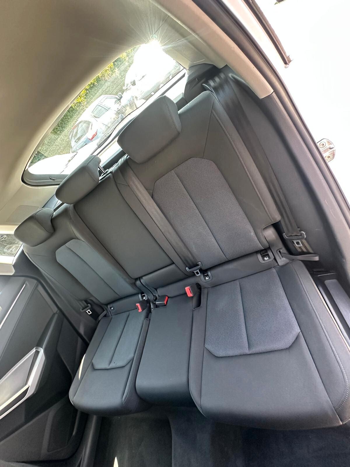 Audi Q3 2.0TDI 150CV S tronic SPORT 2022 PACCHET LUCI FULL OPTIONAL