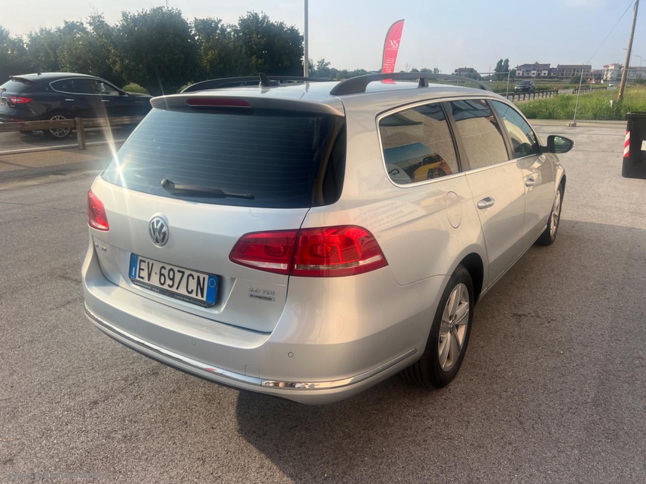 VOLKSWAGEN Passat Var. 2.0 TDI Highline BlueM.Tech NAVIGATORE TAGLIANDI VW