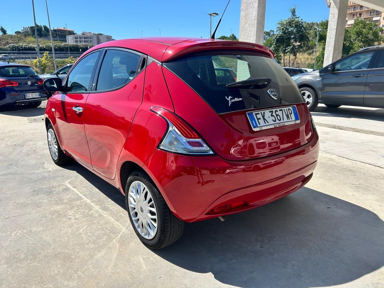 Lancia Ypsilon 1.2 69 CV 5 porte Silver