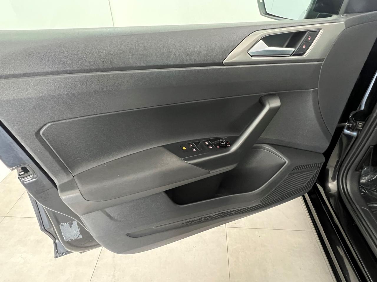 VOLKSWAGEN Polo VI 2017 Polo 5p 1.6 tdi Comfortline 80cv